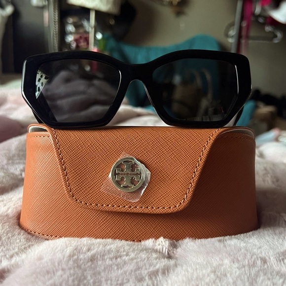 Sunglasses- I don’t need them anymore, 100% real